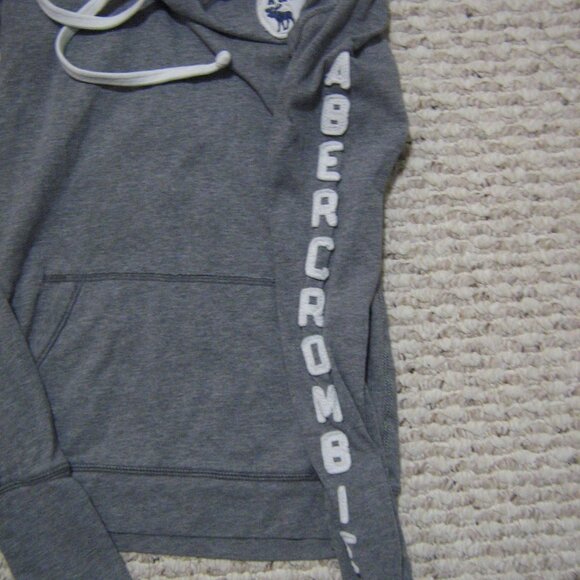 hollister hoodie and a+f hoodie shirt - Picture 6 of 7